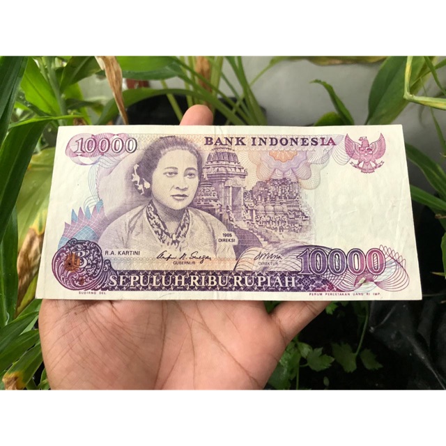 Uang Kuno 10000 Kartini VF Plus Ada Noda Karat