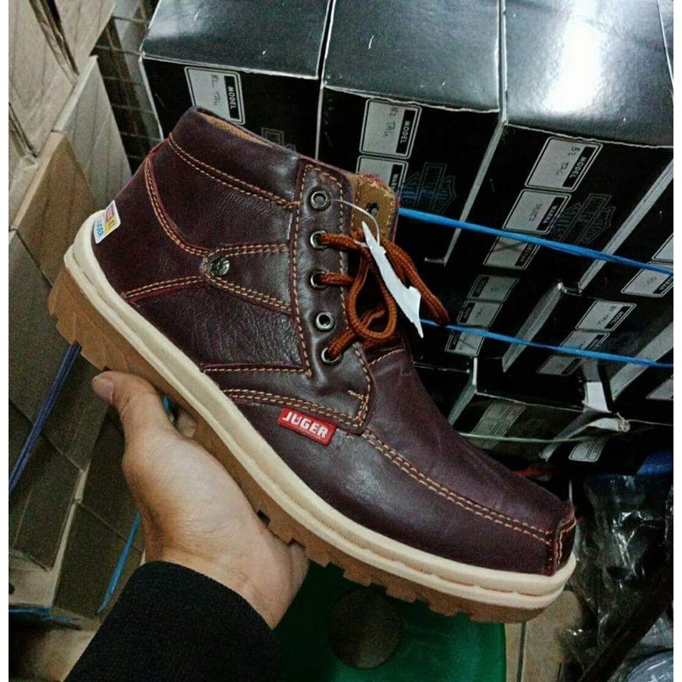SEPATU JUGER