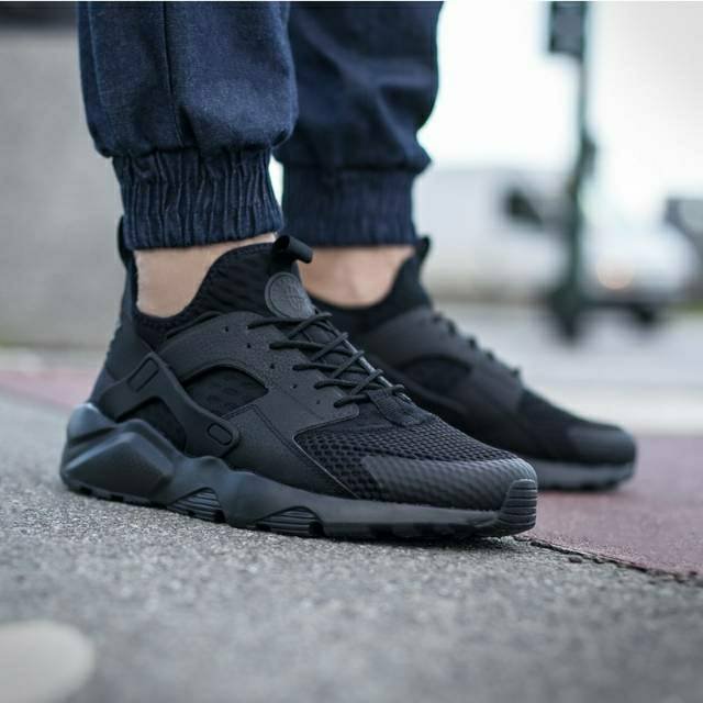 huarache run ultra triple black