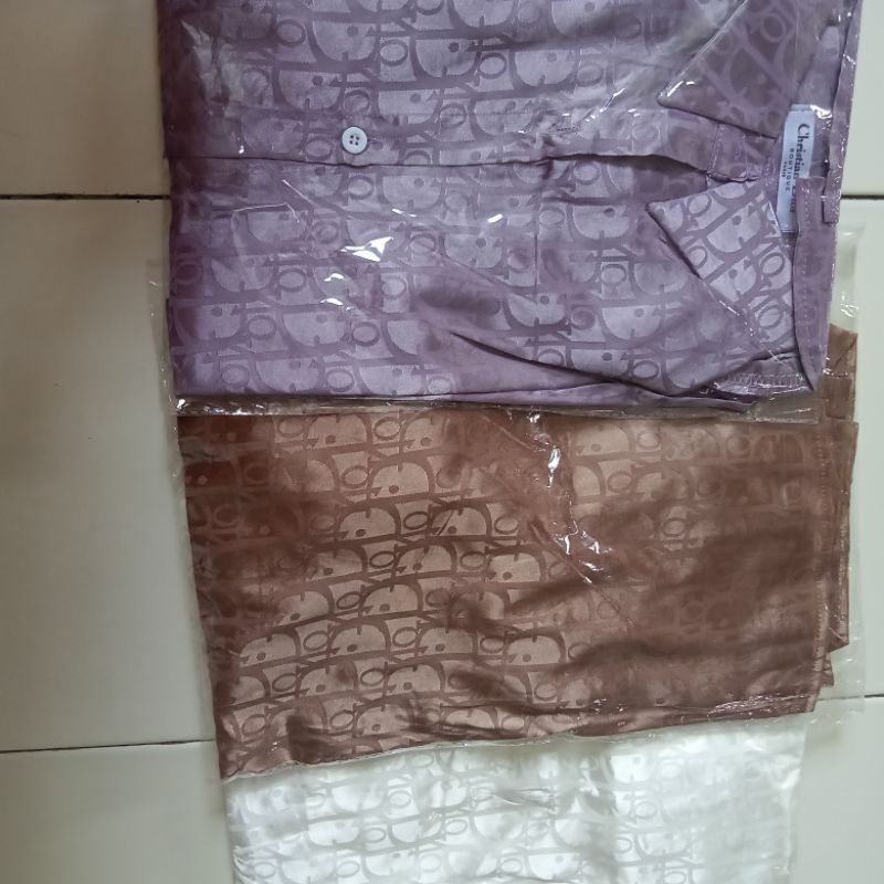 Kemeja wanita satin tangan panjang impor printing DR LV GC CH free tas rantai As6631-7
