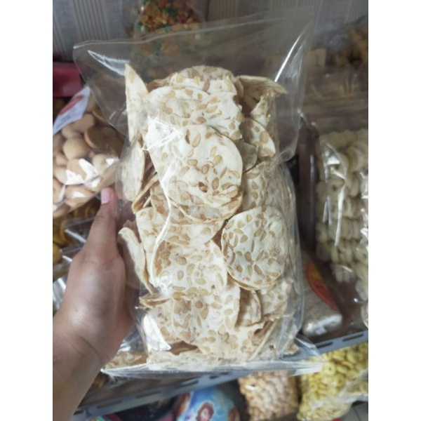 

SNACK KILOAN KRIPIK / KERIPIK TEMPE SAGU / TEMPE OVEN / REPACK 250 GRAM