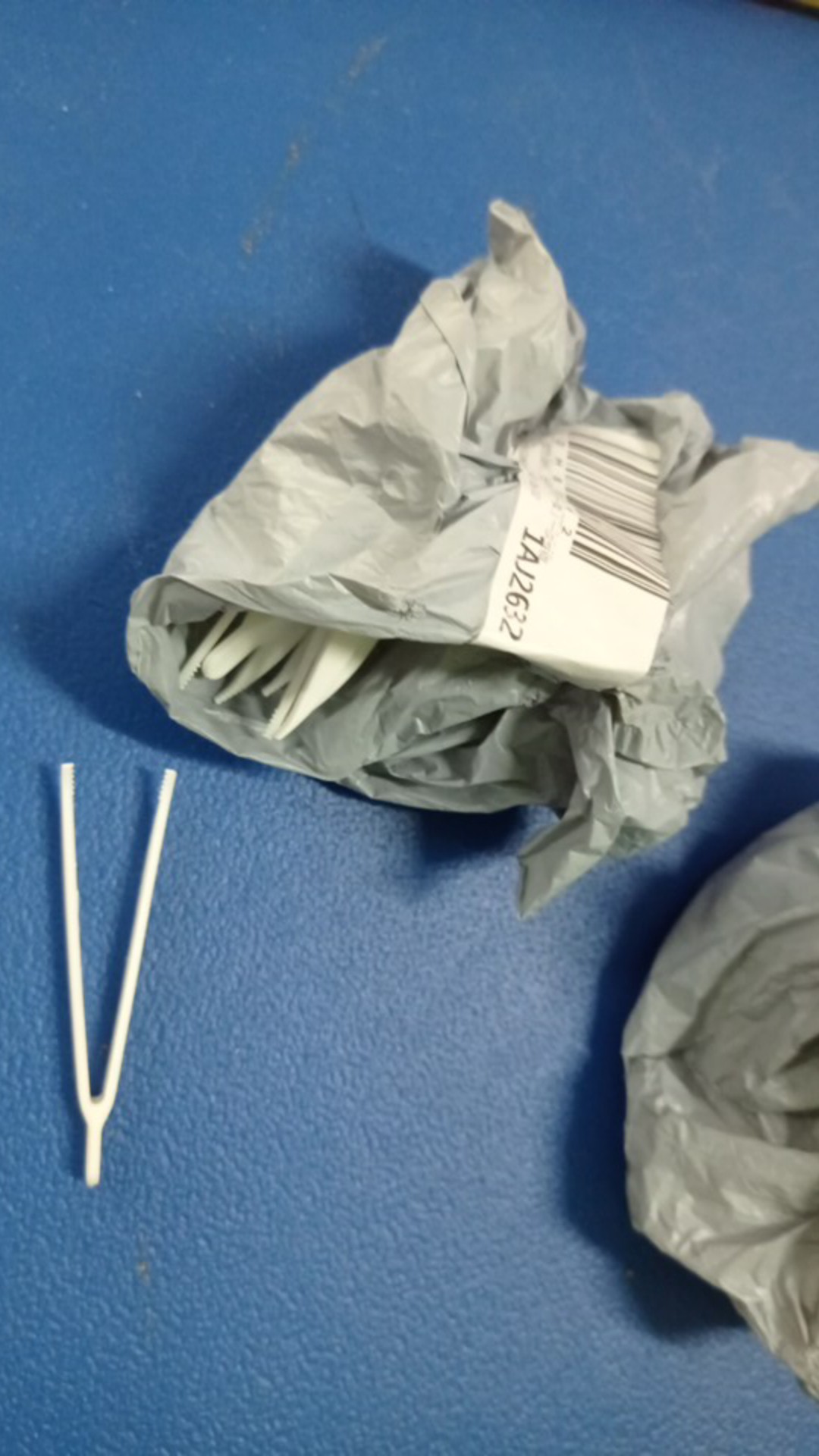 20pcs Pinset Kecil Sekali Pakai Bahan Plastik Untuk Perhiasan Kecil Ho1