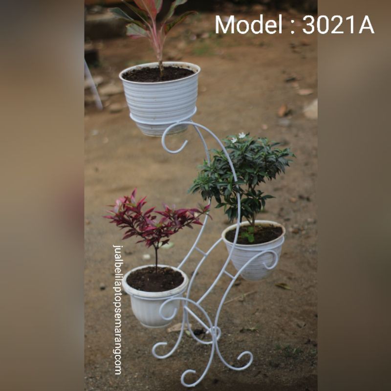 Rak Bunga Susun Besi : Rak Taman Minimalis Susun Besi Eksklusif Cantik Hiasan Rumah Model 3021A