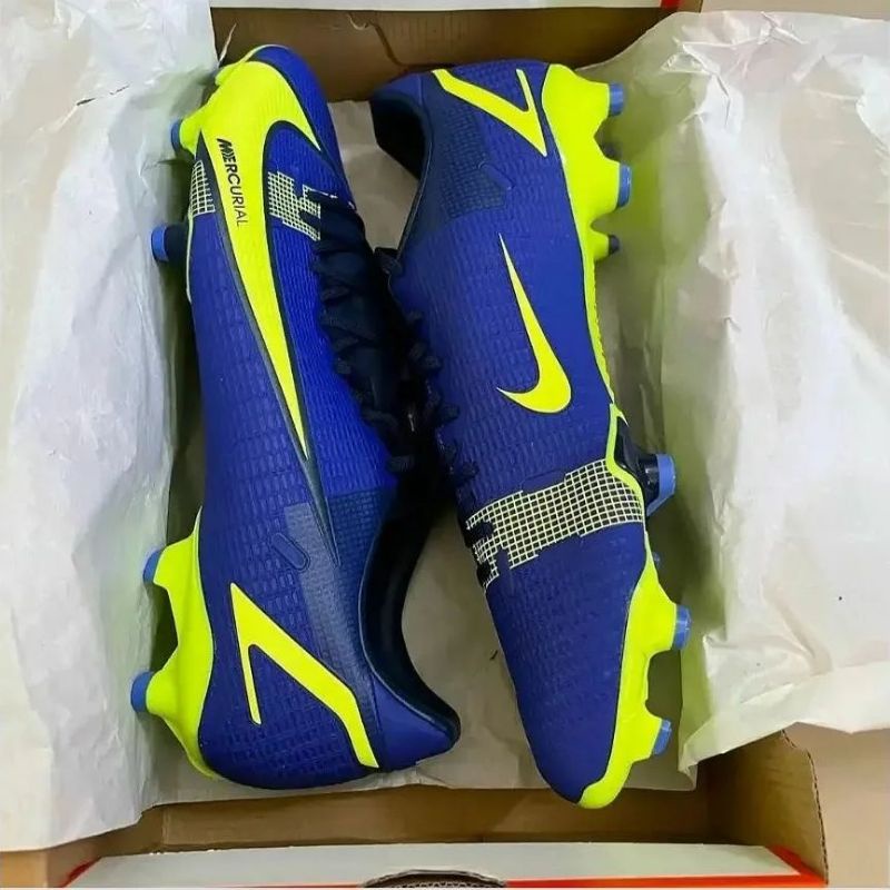 Sepatu bola mercurial victory