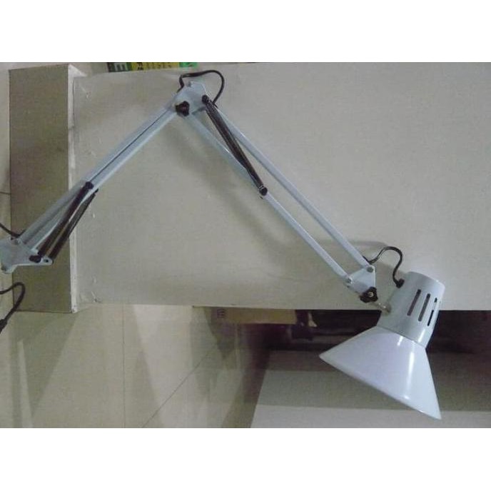 Lampu Gambar atau Lampu Meja Belajar