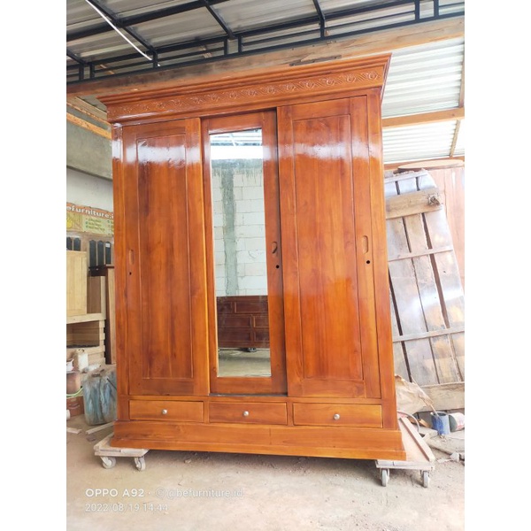 lemari 3 pintu sliding bahan kayu jati kuat dan kokoh / lemari geser 3 pintu minimalis