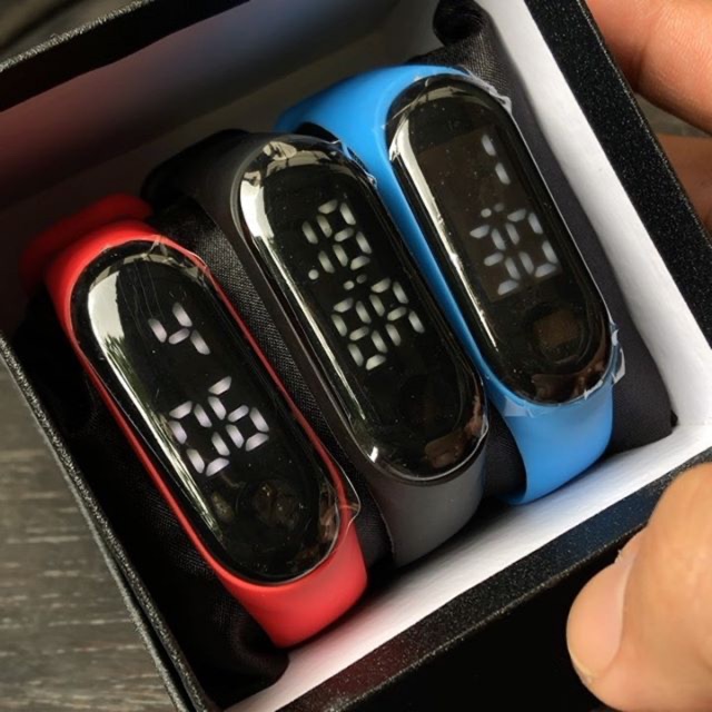 Casual Minimalist Watch. Jam Tangan Trendy dengan harga terjangkau. D01B/R/BE.