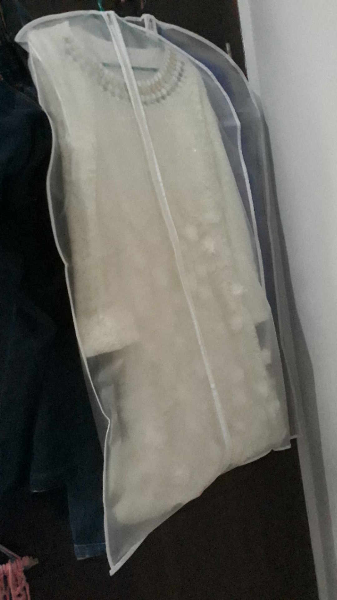 Sesebi Cover Pelindung Baju Anti Air Debu Berkualitas Murah