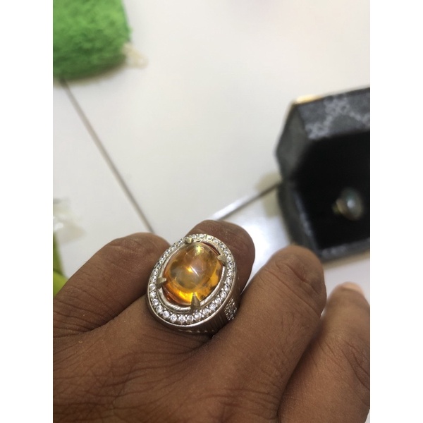 cincin kecubung kuning