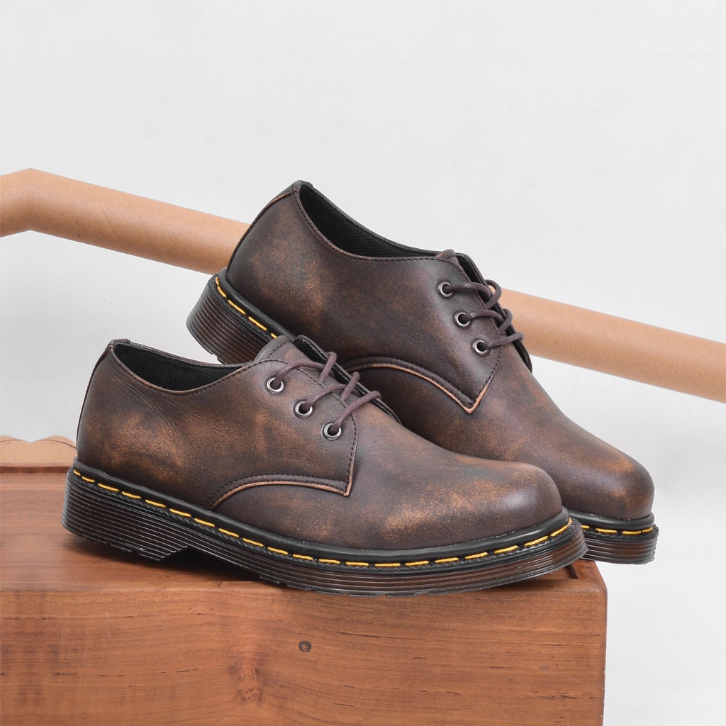 KALMAR SERIES ORIGINAL x GREATA Sepatu Kulit Sapi Asli Pria Formal Pantofel Tali Kerja Kantor Dinas Resmi Guru Kantoran Pesta Undangan Kondangan Wedding Kuliah Semi Casual Model Docmart 3 Hole Holes Low Modern Oxford Genuine Leather Footwear Keren Terbaru