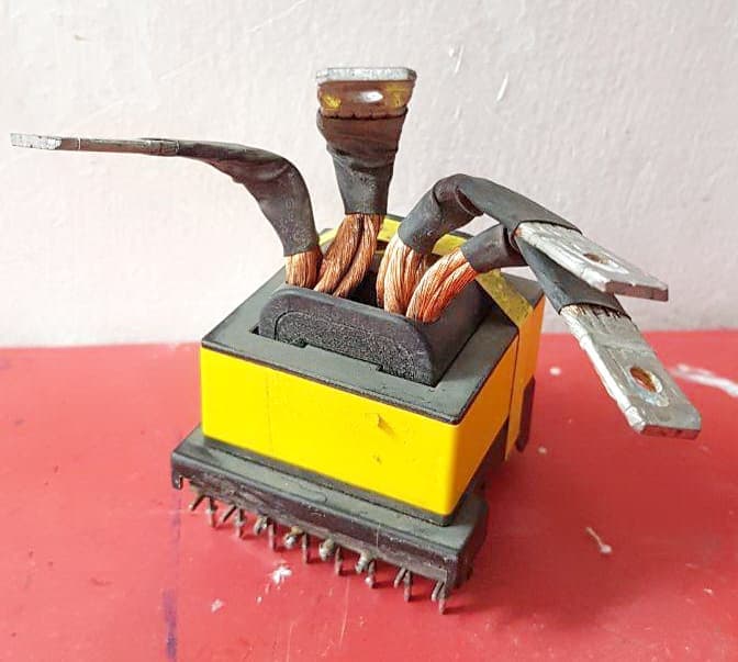 Switching transformers ex SMPS output 5v 50A Temurah