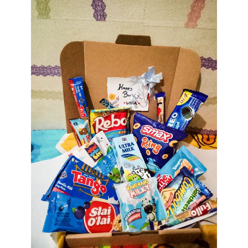 

HAMPERS SNACK WISUDA /KADO LEBARAN/SNACK GIFTBOX/HAMPERS ULANGTAHUN