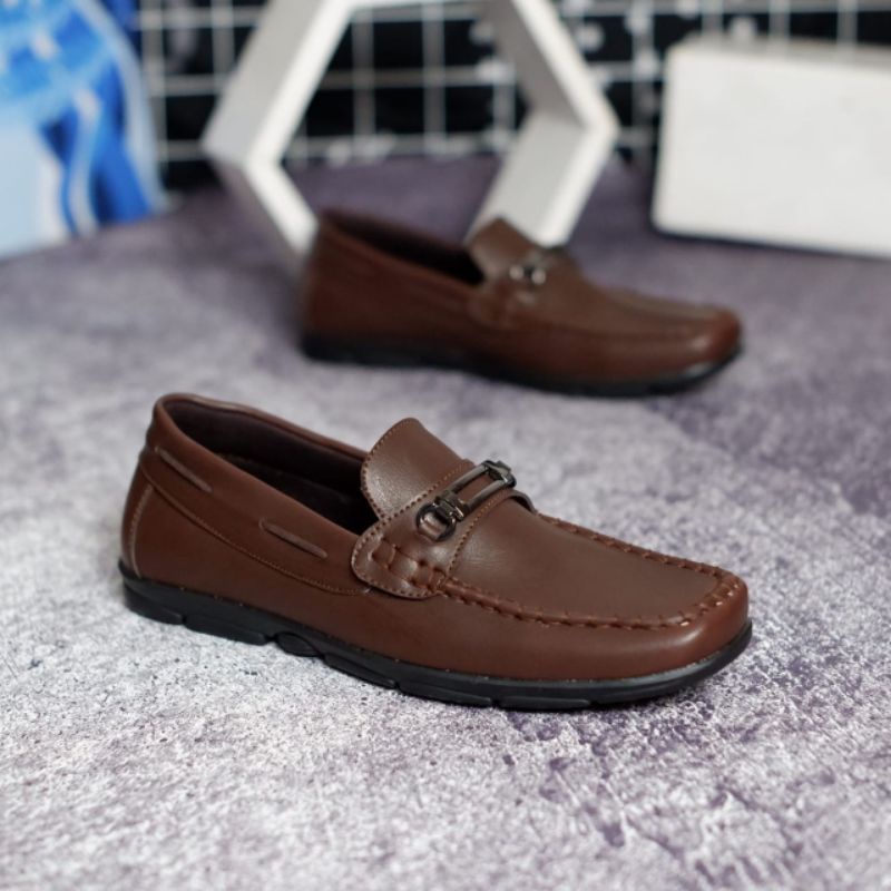 BEST PRODUK X SEPATU SLIP ON PRIA LOAFER BOI DEWASA  KULIT ASLI ORIGINAL CASUAL FORMAL SLIP ON PRIA KERJA KANTOR GURU PNS PESTA RESMI NYAMAN || SLIP ON PRIA PANSUS BERKUALITAS 2022