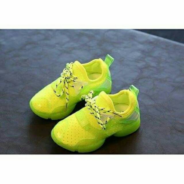 Sepatu tali green