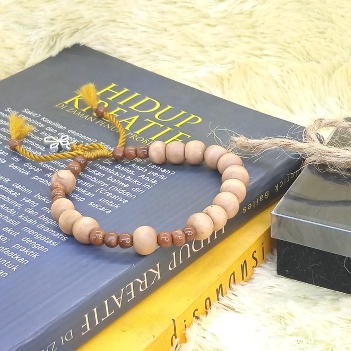 Gelang Rosario Kayu Pinus