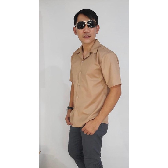 REDLOVE136 ( TERBARU ) KEMEJA POLOS LENGAN PENDEK / KEMEJA HAWAI / KEMEJA KOREA / KEMEJA PRIA LENGAN PENDEK MODEL CASUAL KERAH JAS /KEMEJA POLOS SANTAI / KEMEJA POLOS KANTORAN