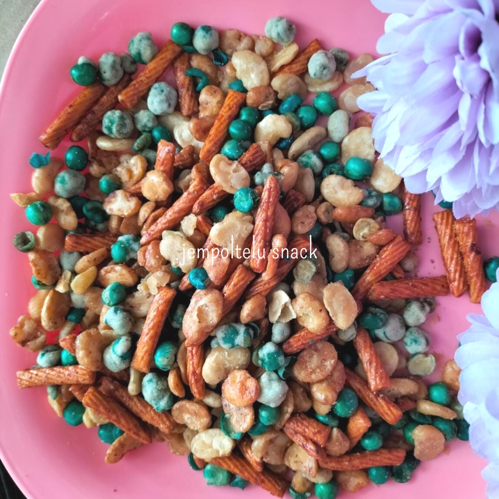 

Kacang Mix Jaipong / snack campur / kacang campur jaipong 150gram