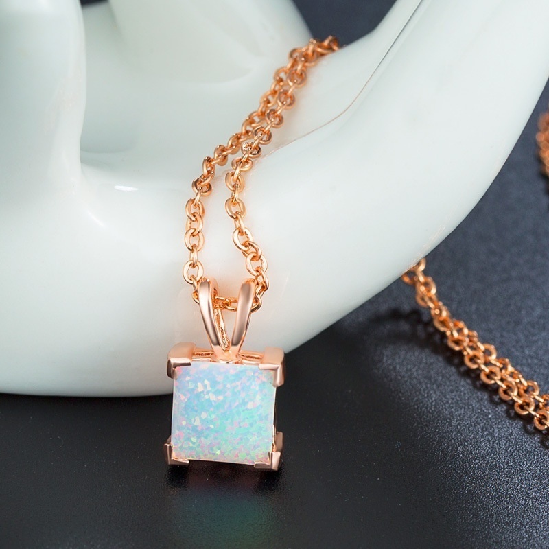 Kalung Rantai Sterling   Liontin Batu Opal Elegan Untuk Wanita