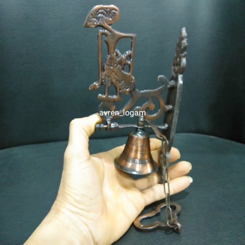 Bel pintu rumah antik motif wayang yudistira