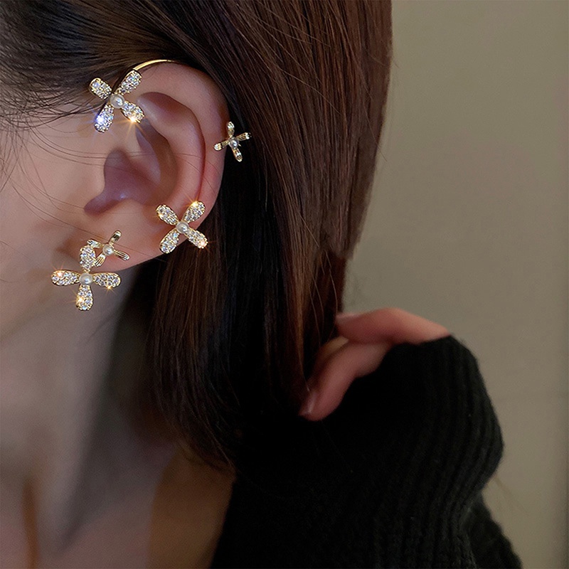 Fancyqube 1pc Anting Klip Rantai Rumbai Panjang Desain Bunga Hias Mutiara Imitasi Untuk Wanita