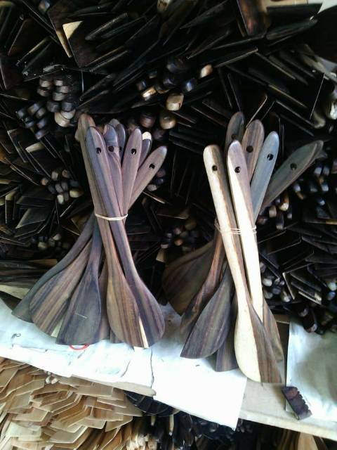 Sutil / Sendok / Sodet / Spatula Kayu Sonokeling P35 Solet