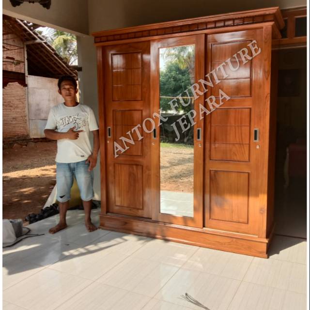 Lemari pakaian minimalis mebel Jepara/lemari jati furniture Jepara