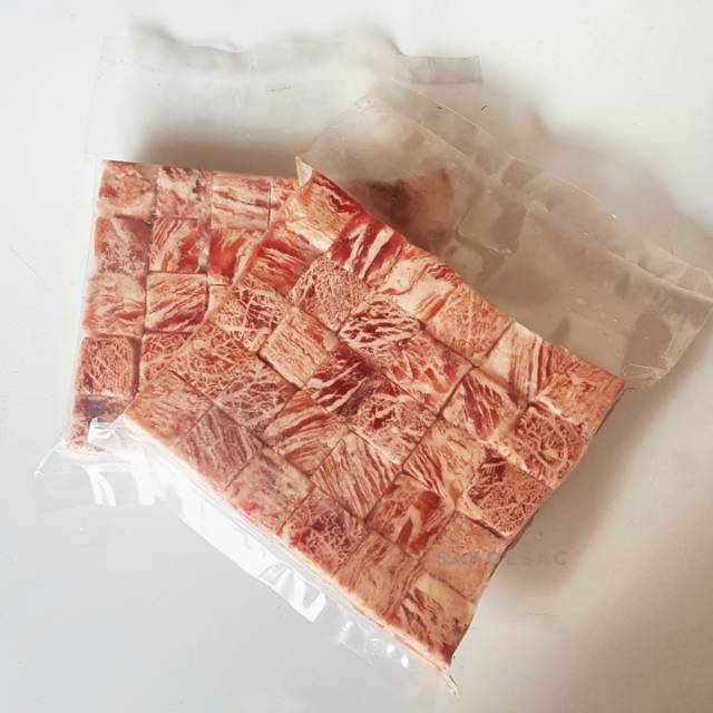 

Wagyu Cube Saikoro Beef Meltique 250gr 500gr 1kg