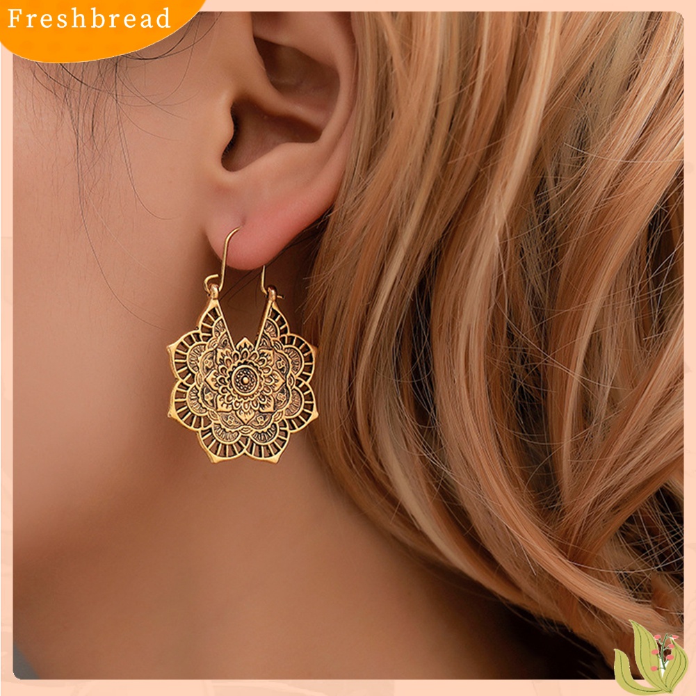 Fresh| Anting Kait Gantung Wanita Desain Ukiran Bunga Hollow Gaya Vintage Untuk Hadiah