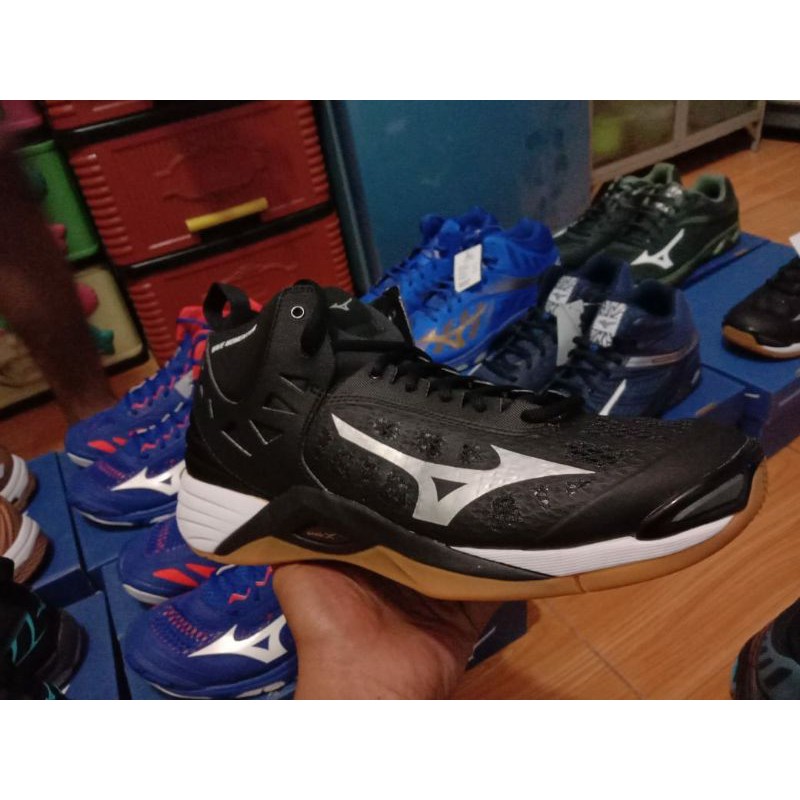 Sepatu Volli Mizuno Wave Momentum Mizuno Momentum Black White / Momentum Hitam Putih