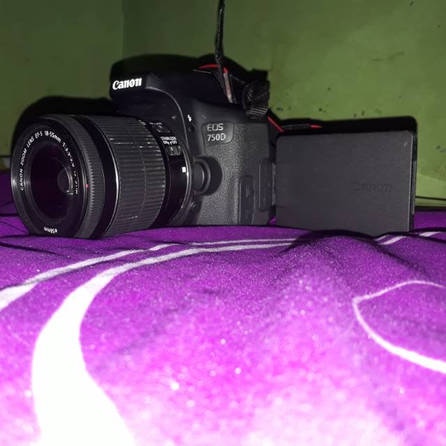 Kamera Canon Eos 750 D Kit