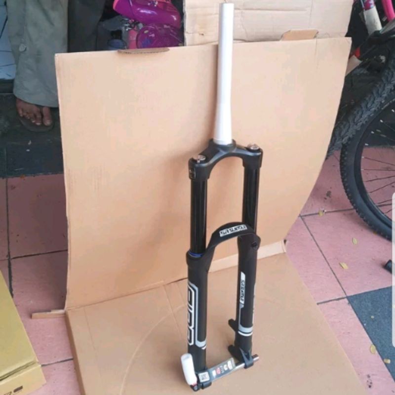 Fork 27.5 SR Suntour Aion Air Travel 140 Taper TA15 Tapper