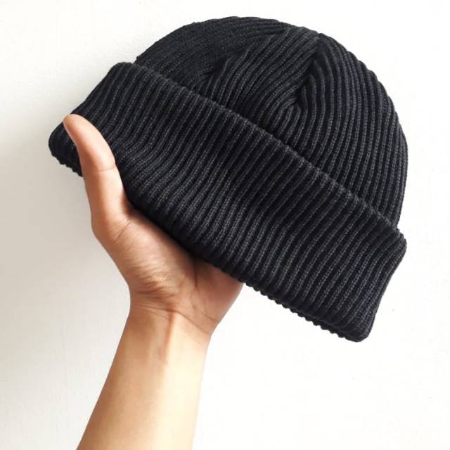 Short beanie hat skate series black natural polos.beanie hat hitam polos