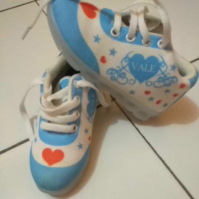  SEPATU  SNEAKERS ANAK  CEWEK USIA  1 2 3 4 TAHUN  CORAK LOVE 