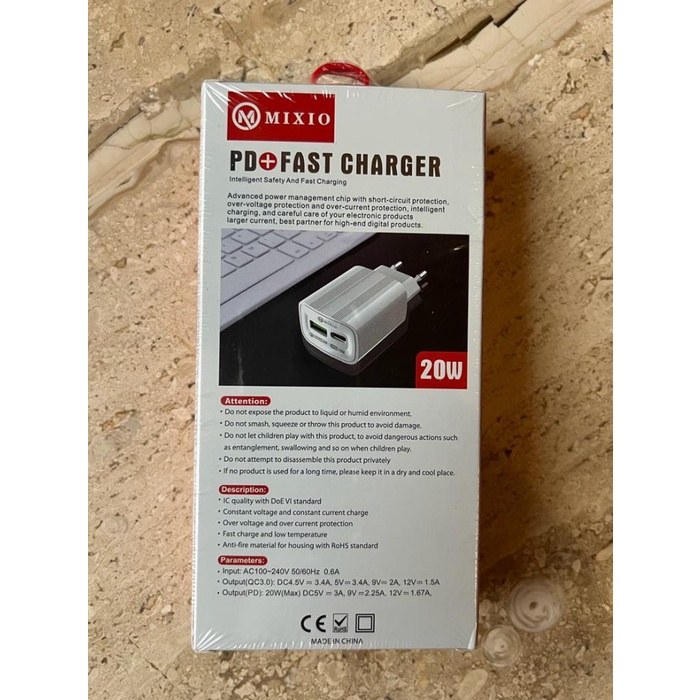 MIXIO - KD-101 USB + TYPE C Adaptor PD + FAST CHARGER 3.4A - 20W