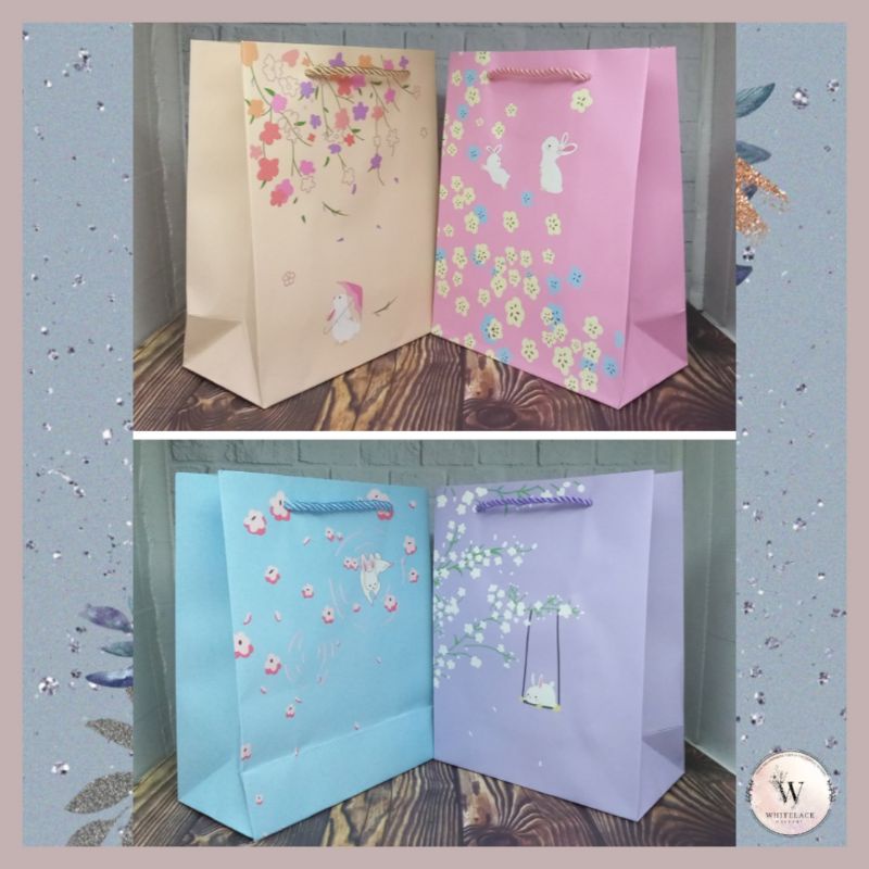 

Paper Bag Kado Model Tali Bentuk Portrait Ukuran Sedang (Size M) Flower Rabbit Series Tas Jinjing Kertas Hadiah Premium