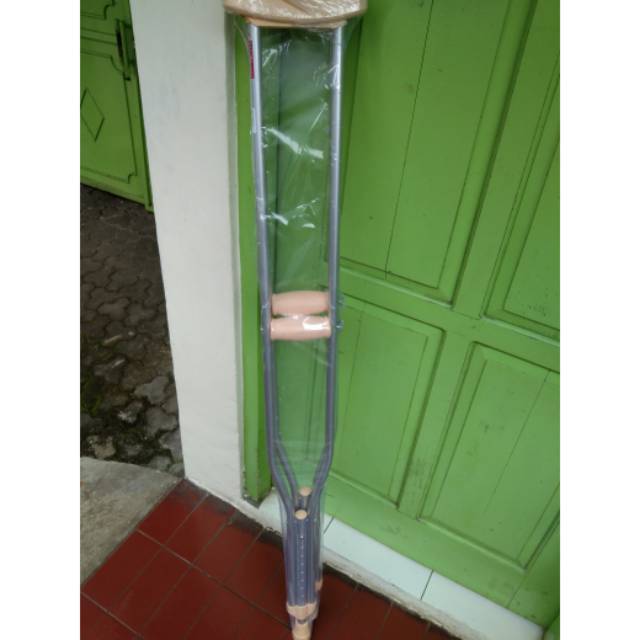 Tongkat jalan ketiak