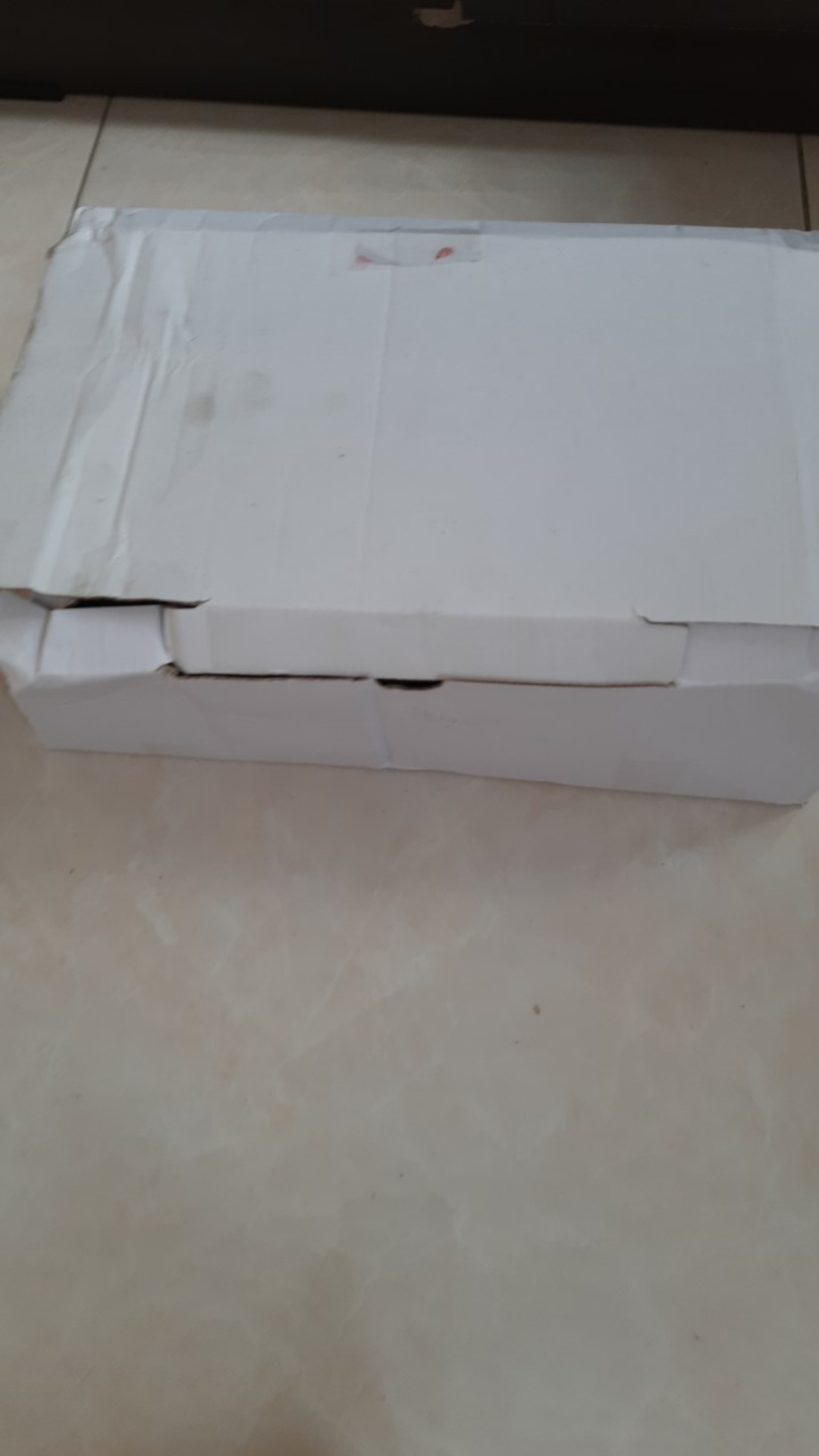 Box Sepatu