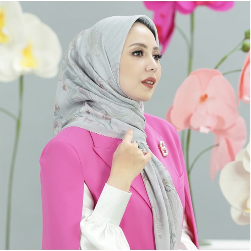 Buttonscarves x Sarah Sofyan Orchide Series Voal Square - PEARL