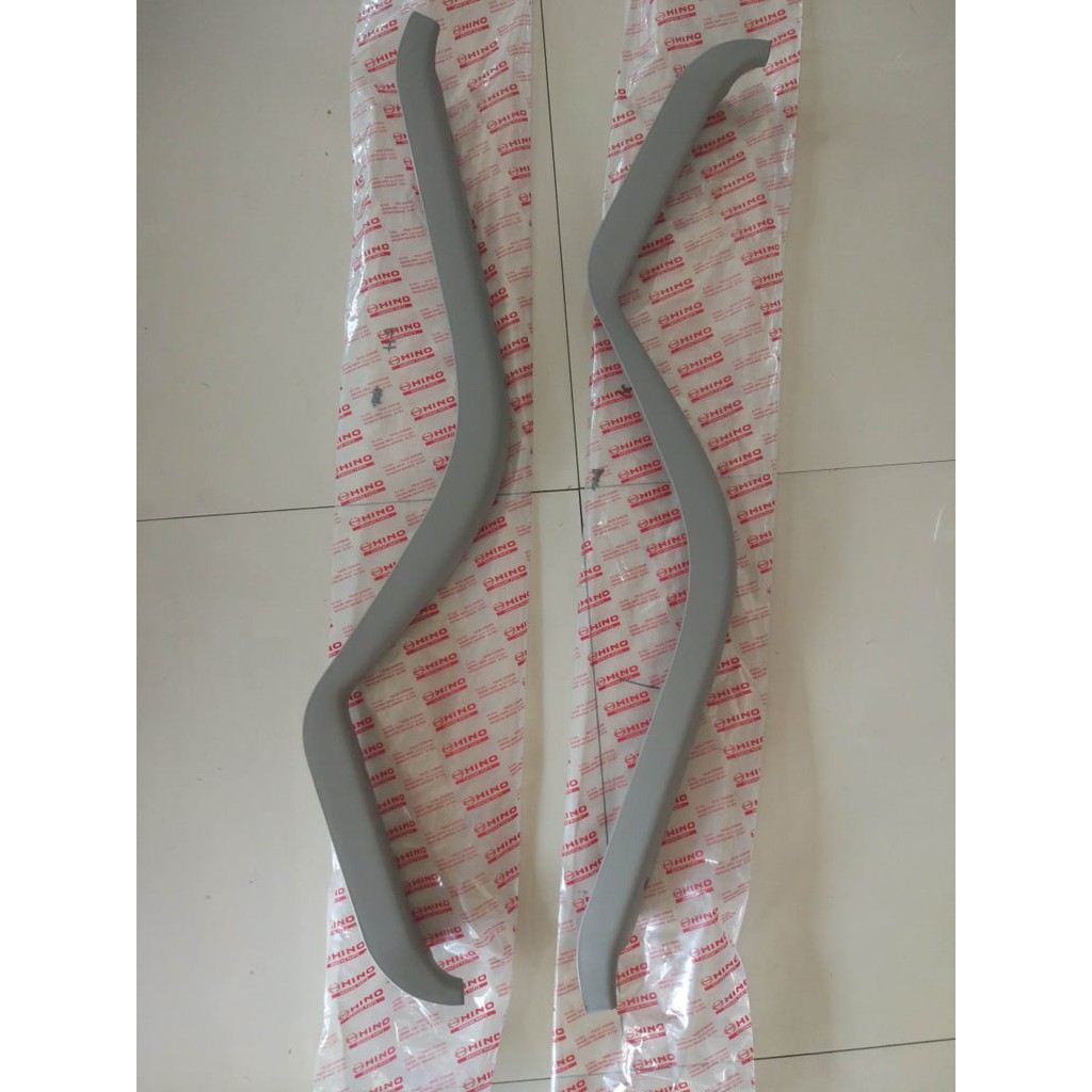 penjepit list karpet Depan toyota dyna saurus dan Hino dutro original 1PCS RH/LH