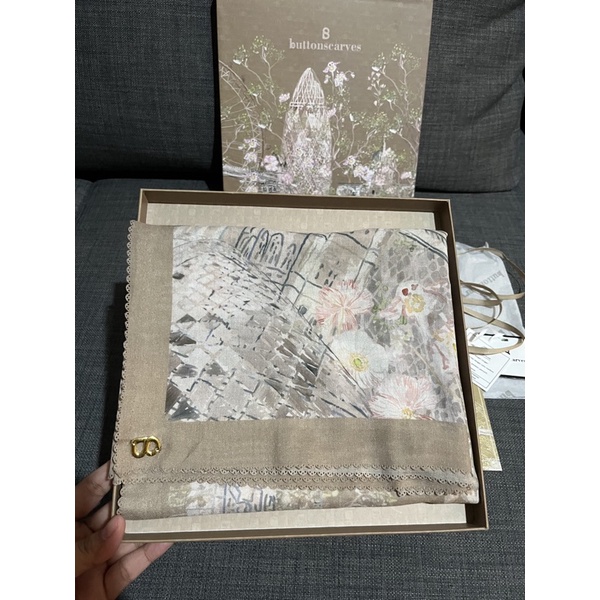 preloved buttonscarves british khaki