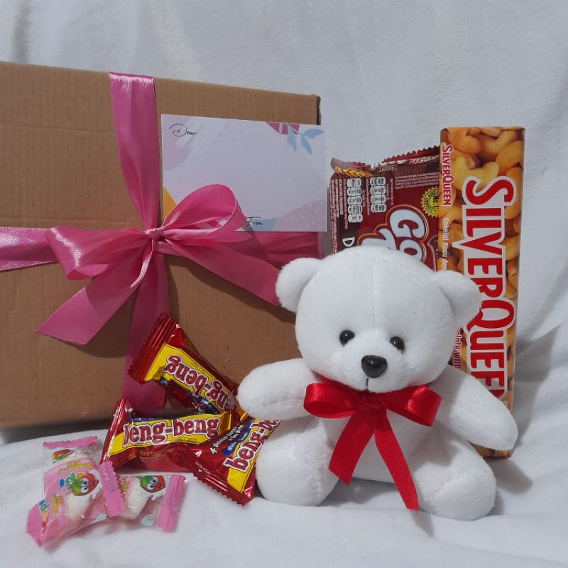 

Hampers Snack / Hampers Coklat / Hampers Ulang Tahun / Snack Box / Graduation Gift / Graduation Hampers / Kado Ulang Tahun