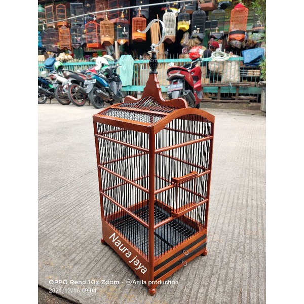 Kandang Kotak Pleci Kolibri Kayu Coklat