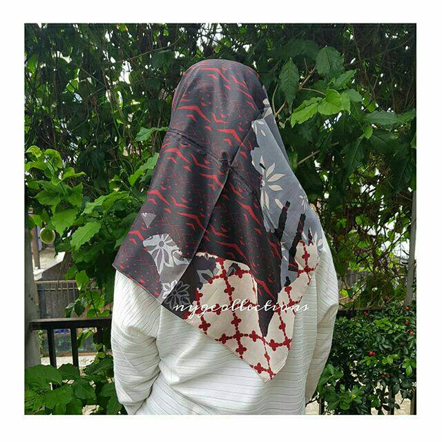Segiempat motif pollycotton