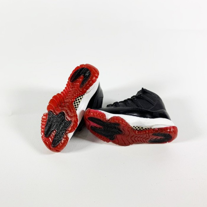 AIR JORDAN 11 AJ11 PLAYOFFS BREED 3D SNEAKERS KEYCHAIN MINIATUR