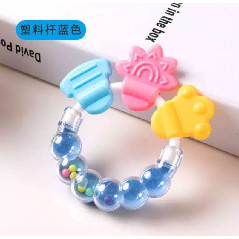 TOKO IS theMALL  Mainan Rattle Genggam Bayi Gigitan Empeng Buah Plastik Dengan Teether Gelatin GIRI