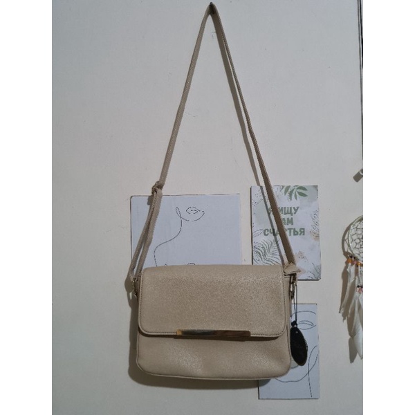 preloved BNOB [new] tas selempang wanita Fladeo simple beige (ex-matahari)