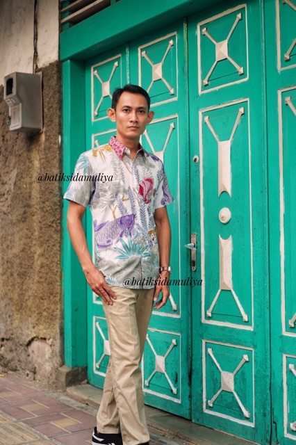 Sidamuliya Batik Kemeja Pria Slimfit Premium Bahuwirya Lengan Pendek