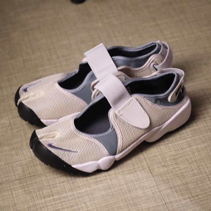 NIKE AIR RIFT GREY
