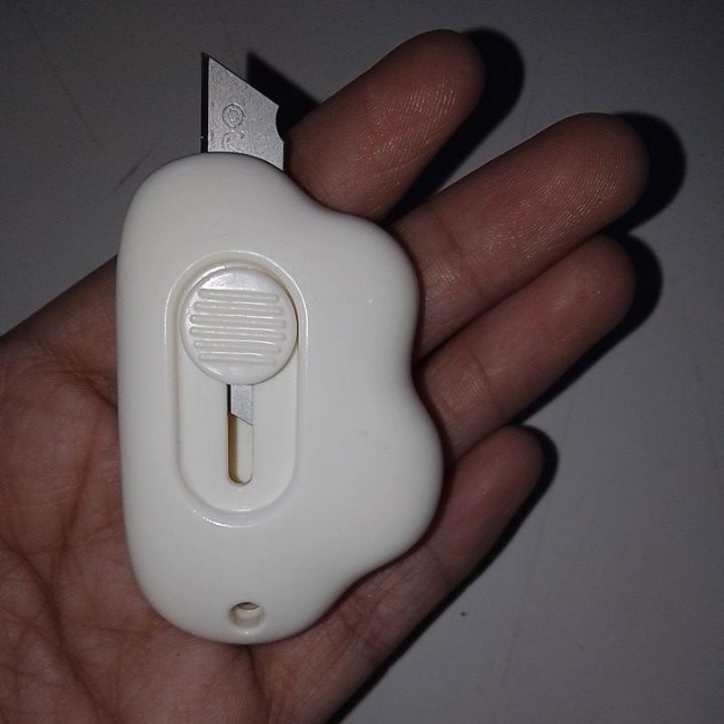 

Cutter pisau Baja Serbaguna / Alat Pemotong