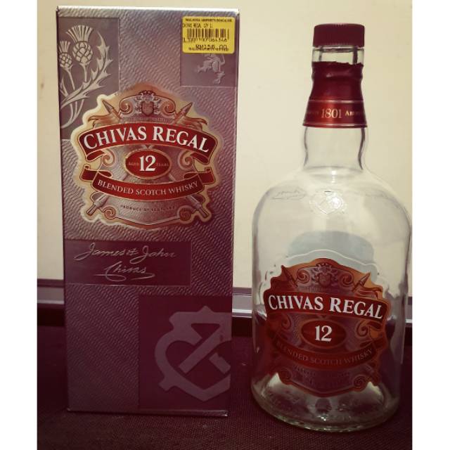 Botol kosong minuman keras chivas